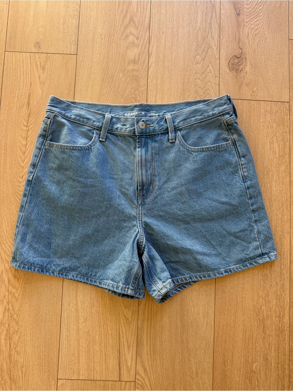 Old Navy High-Waisted Wow Baggy Jean Shorts Size 10